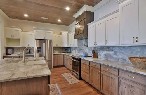 Lee County Casa | Boots & suits lakehouse getaway