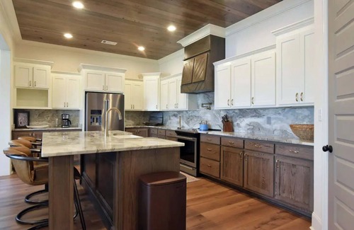 Lee County Casa | Boots & suits lakehouse getaway