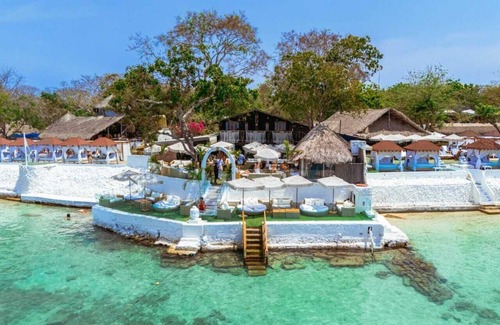 Rosario Islands Cabina | Bora Bora Hotel & Beach Club