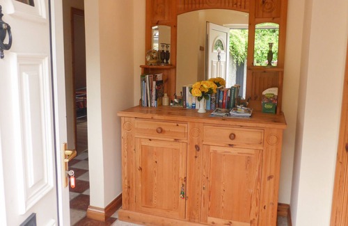 Naas Cabaña | BORAHARD LODGE, family friendly in Newbridge, County Kildare