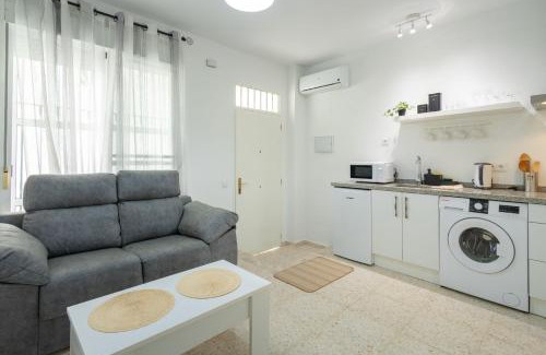 San Julian Apartamento | Bordador Central Courtyard by Valcambre