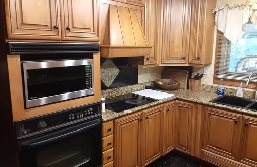 Red Hill Casa | Borders Coastal Carolina University 25 min from beach. Quiet neighborhood.