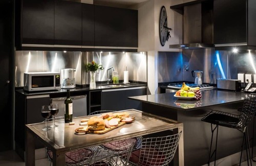 Retiro Apartamento | Plaza Borges - Hermoso loft en la hermosa Plaza San Martín