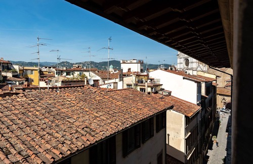 Santa Croce Apartamento | Borgo Santa Croce - Tres Habitaciones Piso, Capacidad 6