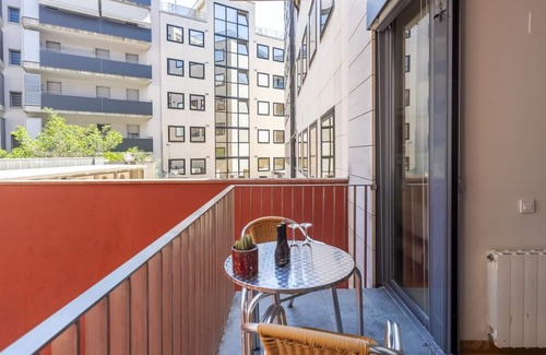 el Fort Pienc Apartamento | Born Area: Piso para 8 c/piscina compartida