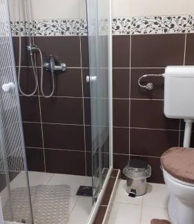 Tiszaug Apartamento | Borostyán Vendégház