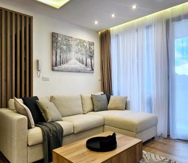 Divcibare Apartamento | Borovi Deluxe Suite