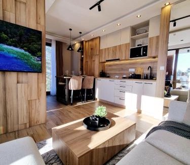 Divcibare Apartamento | Borovi Deluxe Suite