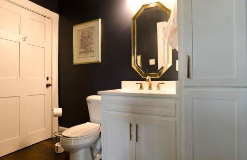 Natchez Casa | Borum House - 3 Bed, 2 & Half Bath, Full Kitchen, Heart of Downtown Natchez