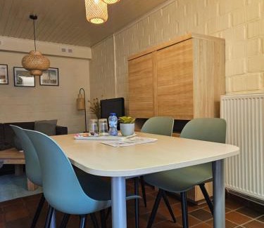 Houthalen Apartamento | Bos-Chalet bij Wijers Wandelroutes, Rust & Gezinsplezier Fijnspar 6 Hengelhoef