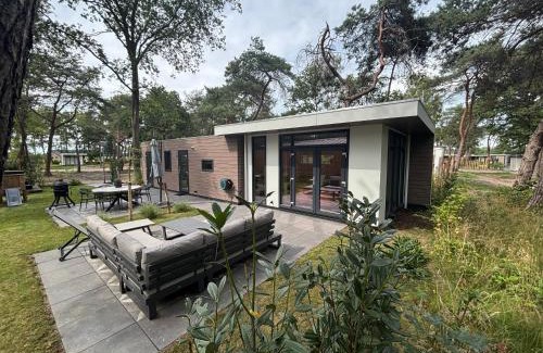 Municipality of Hellendoorn Chalet De Esquí | Bos chalet Hellendoorn met Hottub