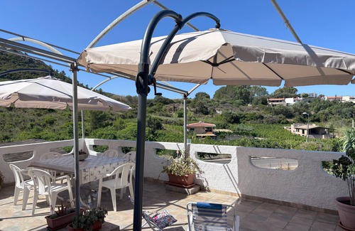 Magomadas Apartamento | Bosa Bouganville Apartment with Sea View