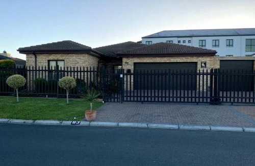 Parow Villa | Bosch Villa