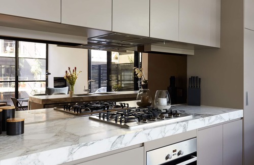 Richmond North Casa | Bosisto Loft (With Car Parking)