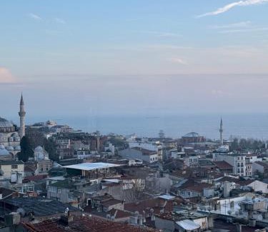 Emin Sinan Apartamento | Bosphorus View and Cozy House!