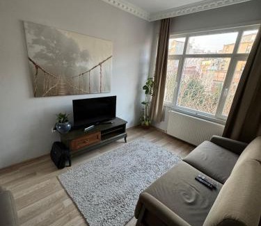 Emin Sinan Apartamento | Bosphorus View and Cozy House!