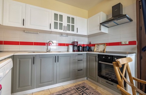 Galata Apartamento | Bosphorus View with 3 Large Bedrooms with WiFi, AC, Elevator