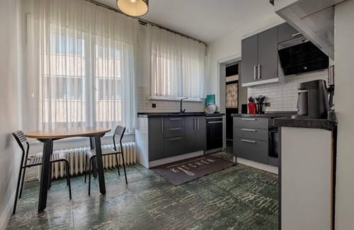 Taksim Apartamento | Bosphorus View with Spacious 5-bedroom apartment in amazing Istanbul with AC