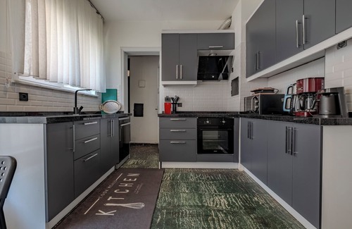Taksim Apartamento | Bosphorus View with Spacious 5-bedroom apartment in amazing Istanbul with AC