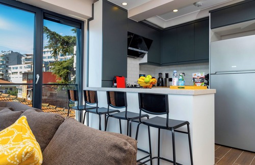 Cihangir Apartamento | Bosphorus View with Two Bedrooms, Elevator and Central Location