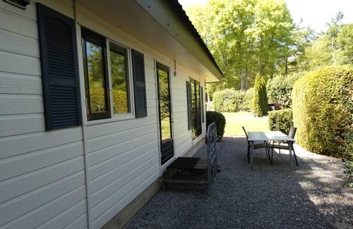 Marum Chalet De Esquí | Bosrijke omgeving op grens Friesland,Groningen en Drenthe
