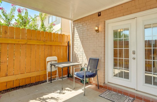 Bossier City Casa | Bossier City Townhome w/ Patio + Outdoor Dining!