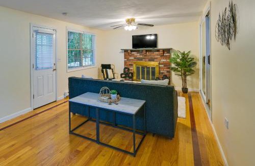 Fairmount Hill Apartamento | Boston Duplex with Foosball Table 11 Mi to Downtown