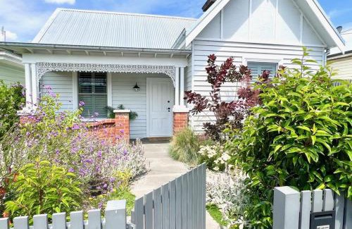 Kyneton Casa | Botanica House - Your Kyneton Oasis