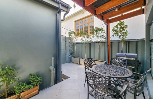 Cape Town City Centre Casa | Botanica - Sunny villa ideal for large groups