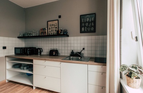 Zentrum-Ost Apartamento | *Botanical* 2-room apartment with kitchen - Luga Homes - Townhouse
