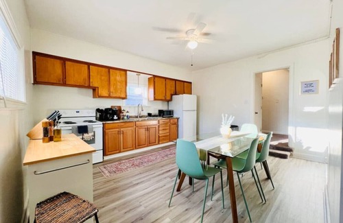 Southwest Greensburg Apartamento | Botanical Bungalow in Greensburg
