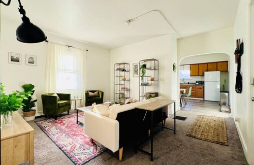 Southwest Greensburg Apartamento | Botanical Bungalow in Greensburg