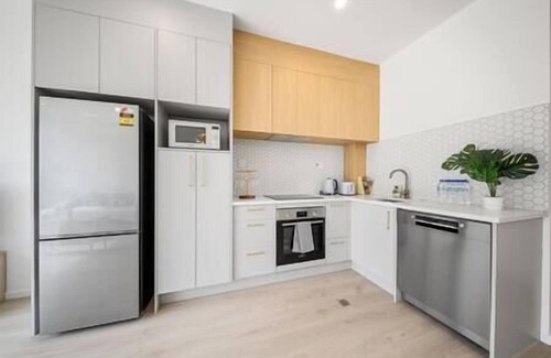 Botany Downs Casa | Botany Newly Built 3-Bedroom Sanctuary for Families Unit C