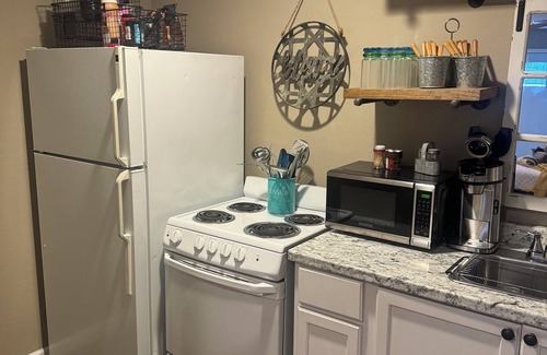 San Marcos Apartamento | Both country quiet & outdoor living -mins to Stadium, Texas State & the SM River