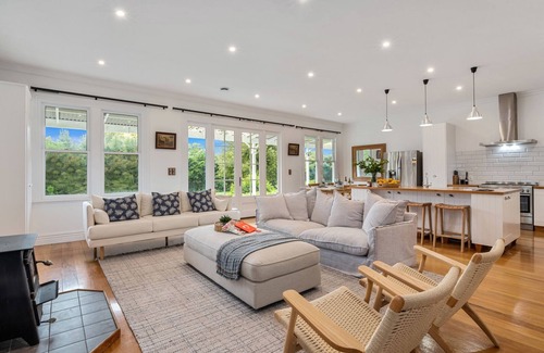 Spring Creek Casa | Botham's Beauty - Blenheim Holiday Home
