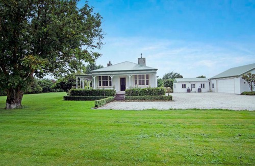 Spring Creek Casa | Botham's Beauty - Blenheim Holiday Home