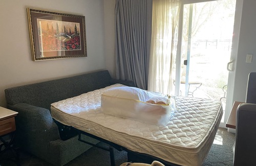 Napa Complejo | BottleRock Weekend Last Minute Price! Stay in a 4 Star Resort 1 Bedroom Suite.