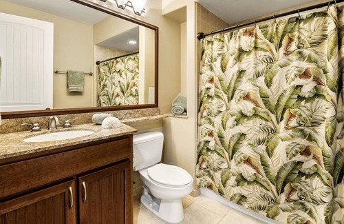 Waikoloa Condominio | Bottom floor villa with privacy and great golf course view.