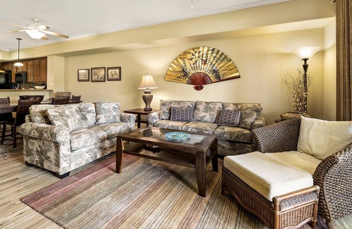 Waikoloa Condominio | Bottom floor villa with privacy and great golf course view.