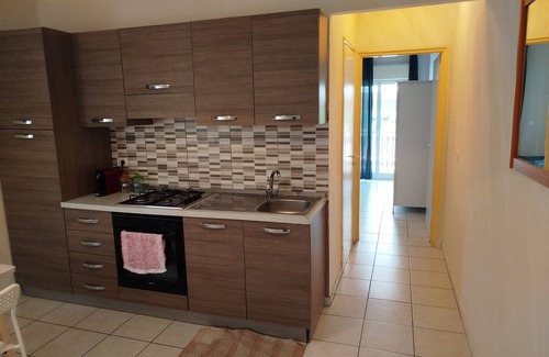 Calatabiano Apartamento | E81 Bilo Confort 2 camas en residencia con piscina y cancha de tenis