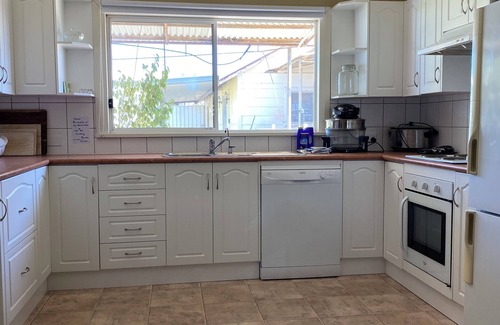 Broken Hill Casa | Boughtman Cottage 4 beds, sleeps 6