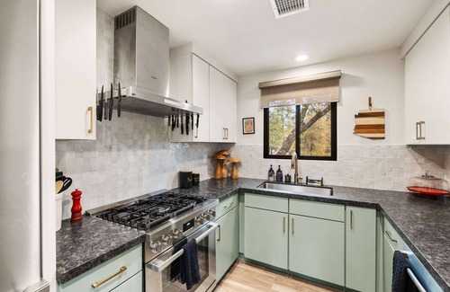 Prescott Casa | Boulder Bungalow: Comfort, amazing Amenities, Tranquil location + Granite views!