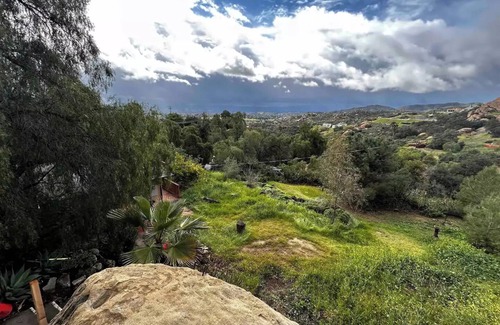 Canoga Park Casa | Boulders Views,Patio, peaceful No taxes added area
