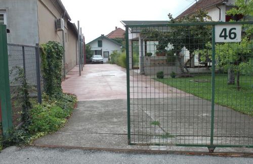 Cuprija Casa | Boulevard Garden House - Free and save parking in the locked yard