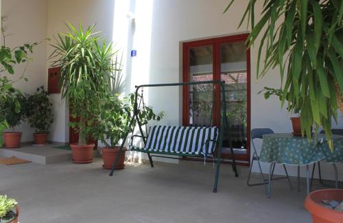 Cuprija Casa | Boulevard Garden House - Free and save parking in the locked yard