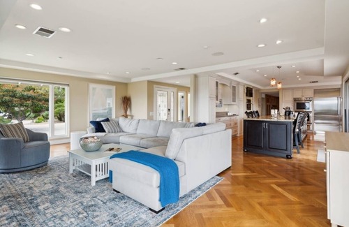 Thousand Oaks Casa | Bouquet Cottage (4-Bedroom Home) with Pool - Pets Allowed by RedAwning