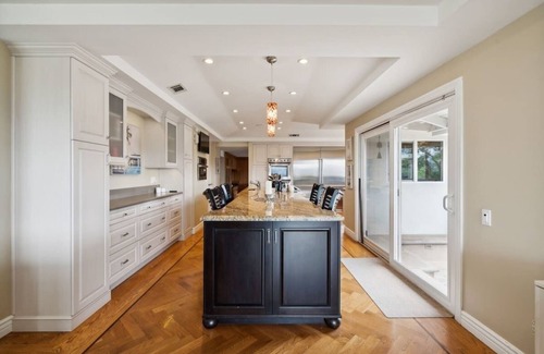 Thousand Oaks Casa | Bouquet Cottage (4-Bedroom Home) with Pool - Pets Allowed by RedAwning