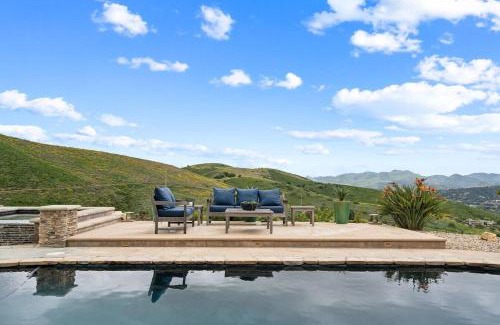 Thousand Oaks Casa | Bouquet Cottage home