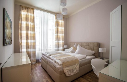 Nove Mesto Apartamento | Bourgeois Apartment in Cultural Heritage Building by Ruterra