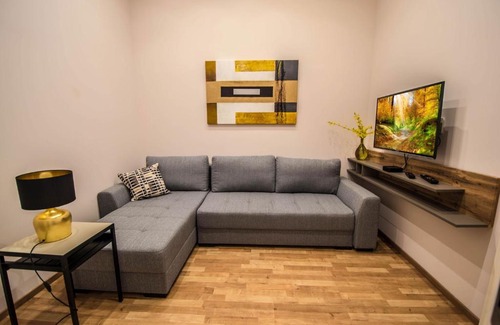 Nove Mesto Apartamento | Bourgeois Apartment in Cultural Heritage Building by Ruterra